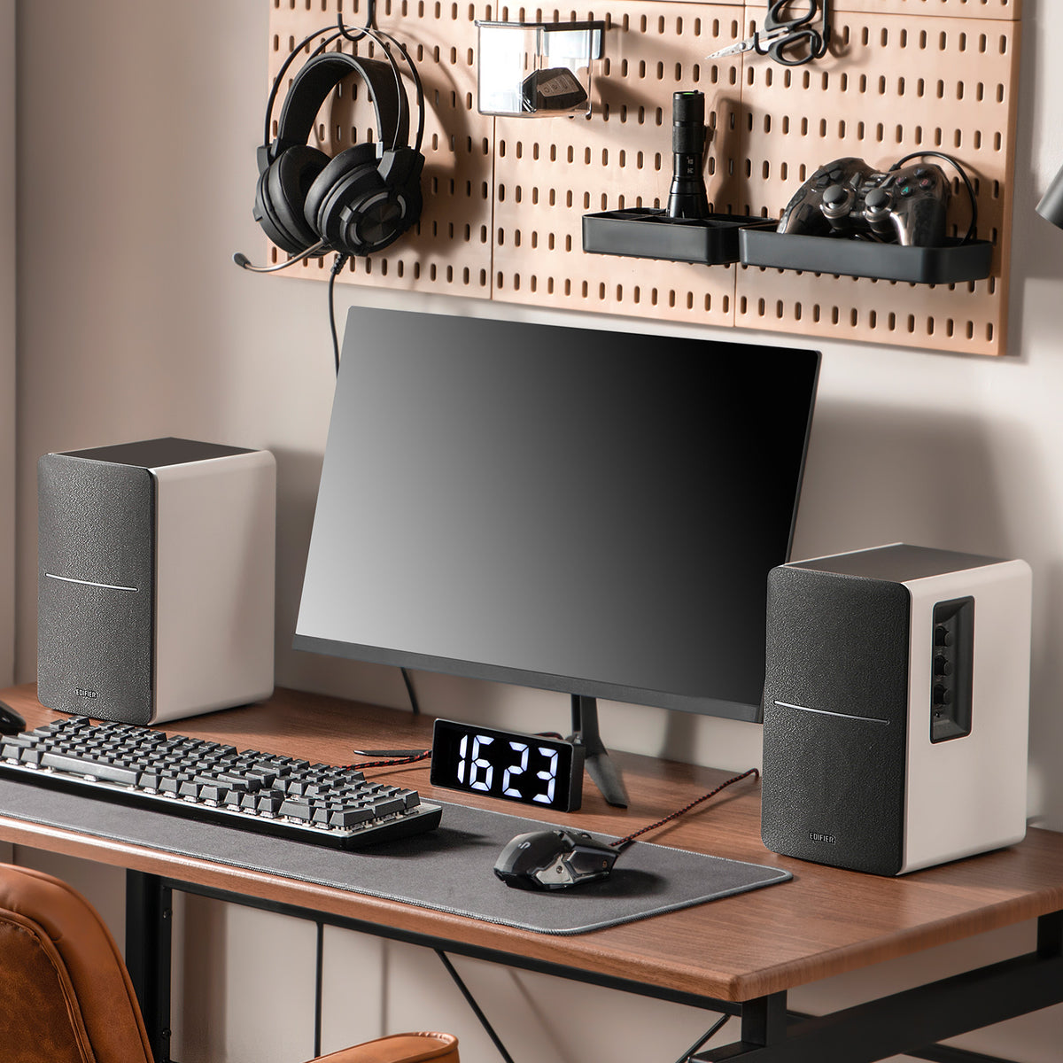R1280DB Bluetooth Bookshelf Speakers
